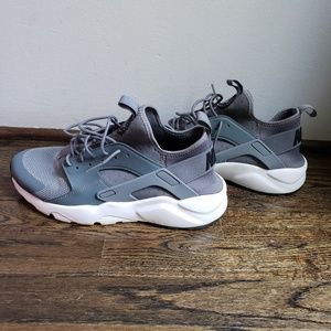 NIKE HUARACHE RUN ULTRA